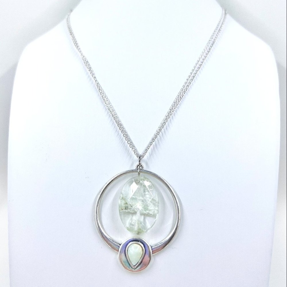 New / Handcrafted - Green Glass Bead Pendant 16” Silver Tone 2 Strand Necklace - Picture 5 of 8